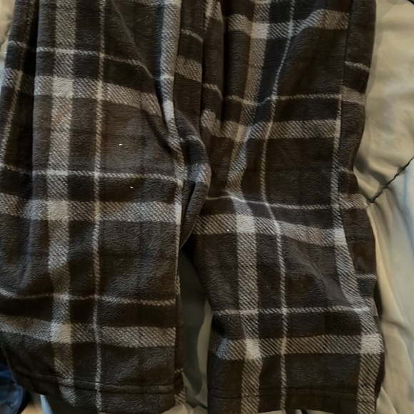 Gray flannel pajamas pants - Picture 2 of 3